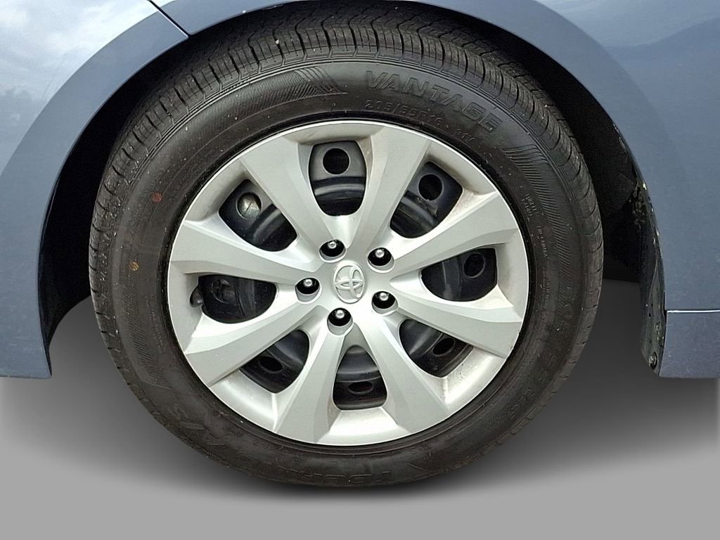 Used 2024 Toyota Corolla LE FWD image 8