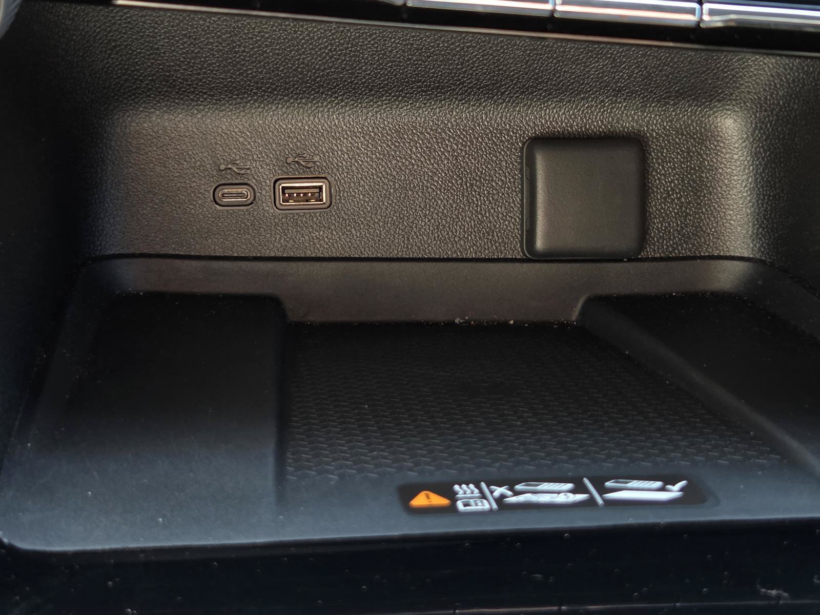 Used 2026 Chevrolet Traverse RS FWD image 33