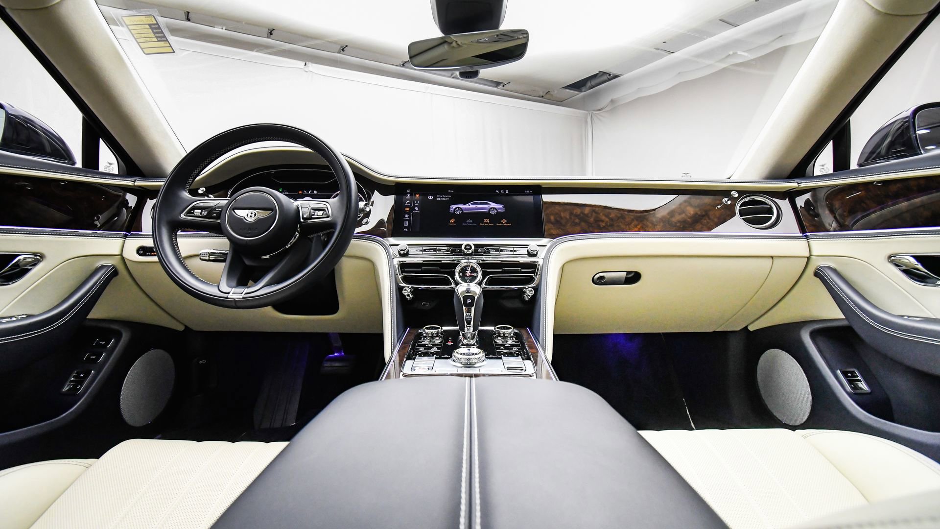 Certified 2024 Bentley Flying Spur Mulliner image 22