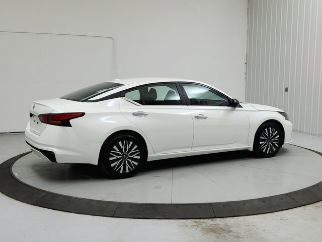 Used 2025 Nissan Altima 2.5 SV FWD image 7
