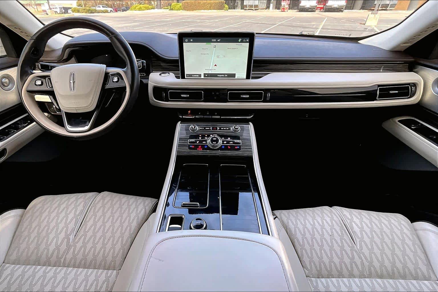 Used 2022 Lincoln Aviator Black Label w/ Dynamic Handling Package image 16
