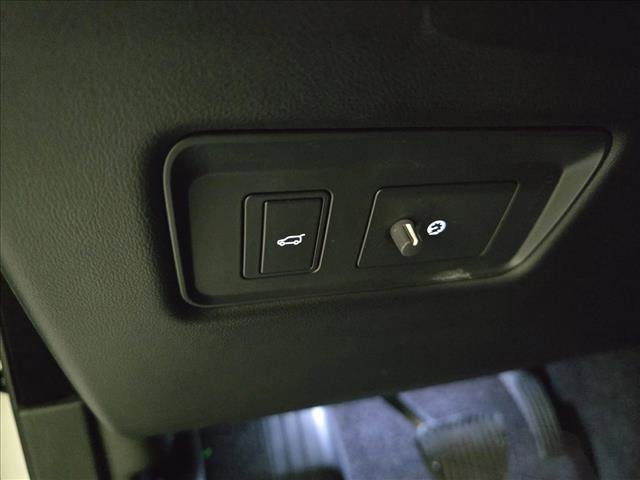 Used 2020 Land Rover Range Rover HSE image 28