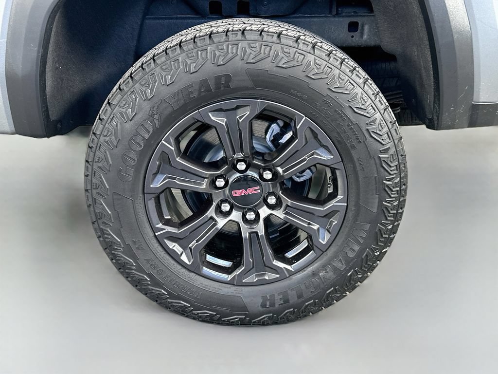 Used 2025 GMC Canyon Elevation w/ Technology Package RWD image 34