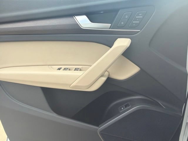 Used 2023 Audi Q5 2.0T Premium w/ Convenience Package AWD/4WD image 28