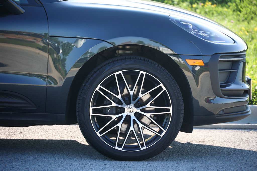 Certified 2026 Porsche Macan Turbo AWD/4WD image 28