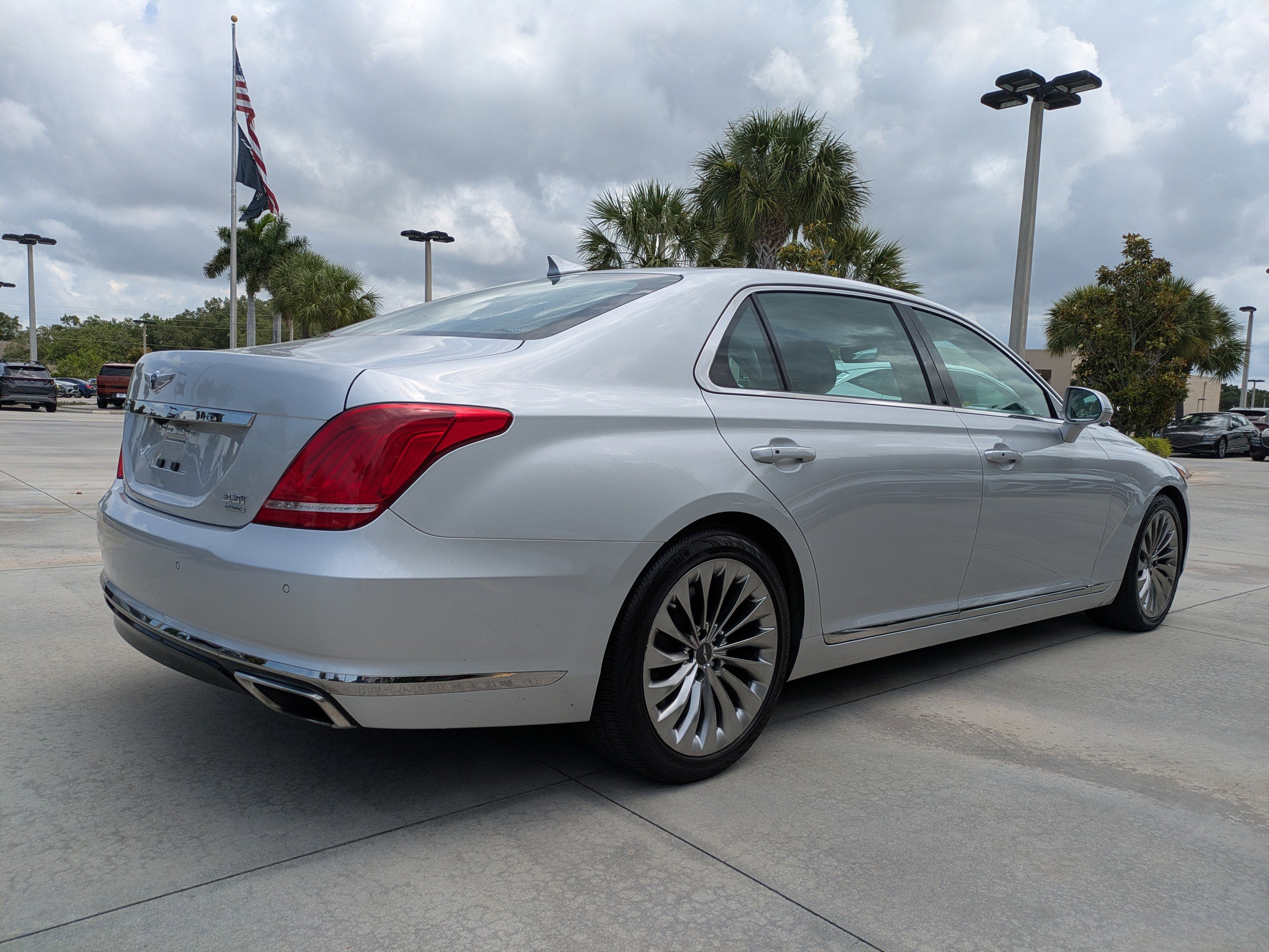 Used 2019 Genesis G90 3.3T Premium AWD/4WD image 2