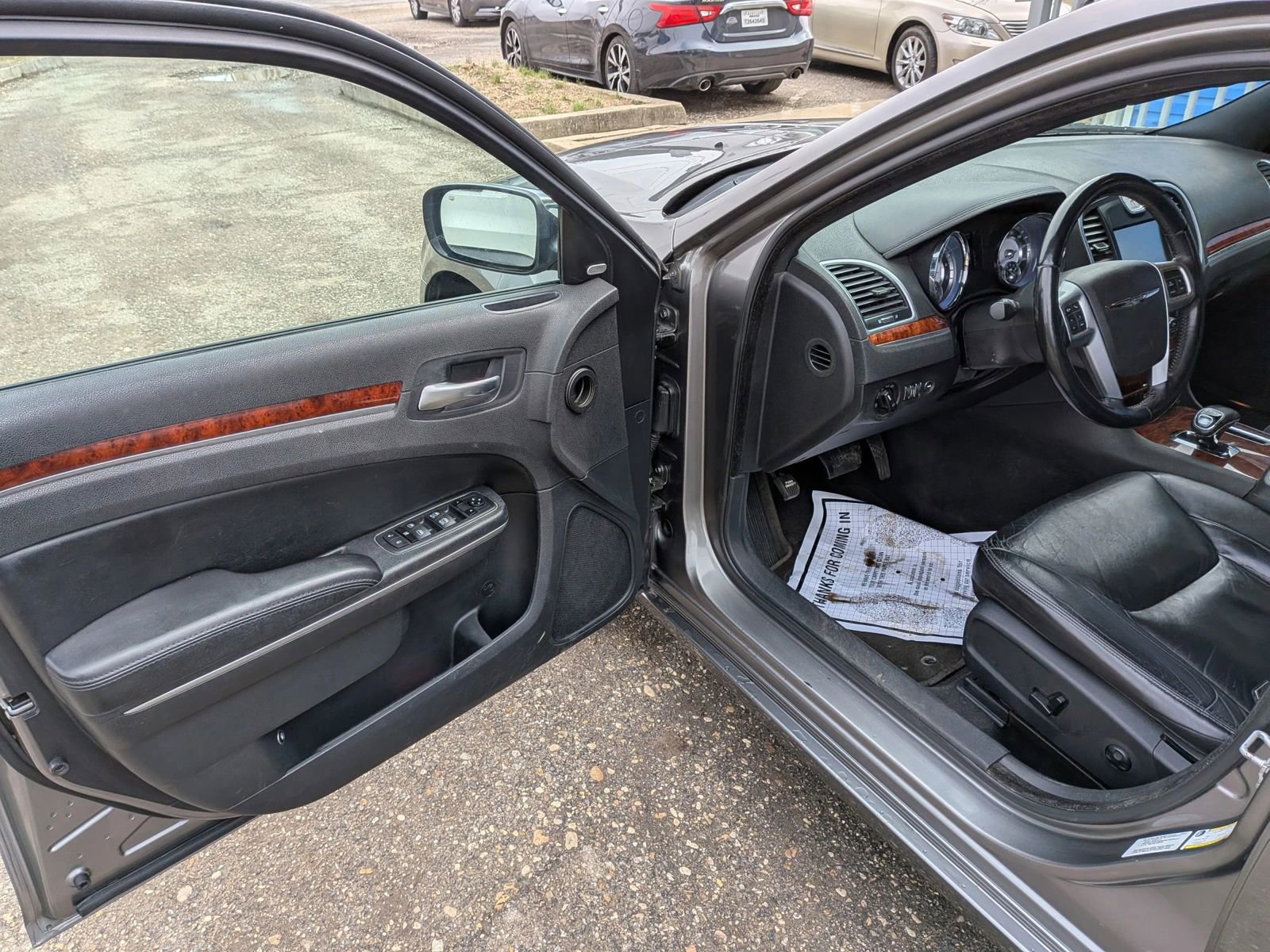 Used 2012 Chrysler 300 Limited RWD image 18