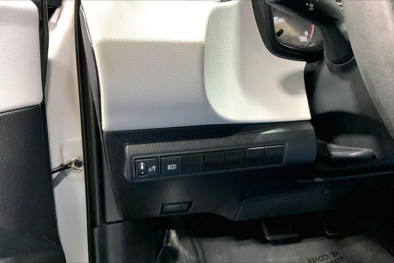 Used 2023 Toyota Corolla SE FWD image 35