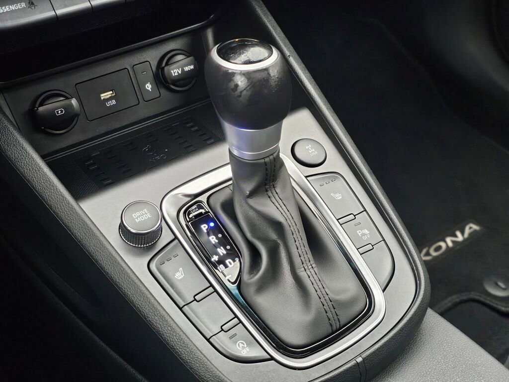 Used 2023 Hyundai Kona Limited image 30