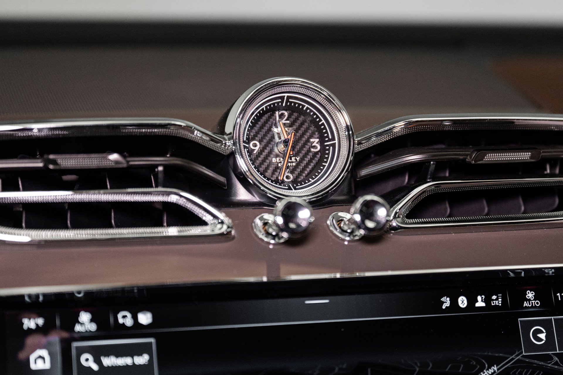 New 2025 Bentley Bentayga image 39