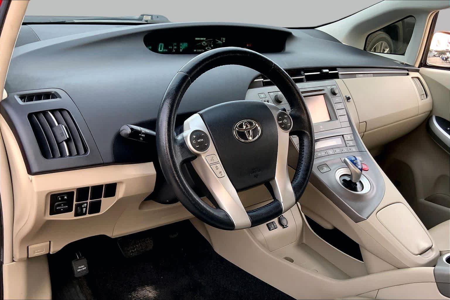 Used 2015 Toyota Prius Four FWD image 17