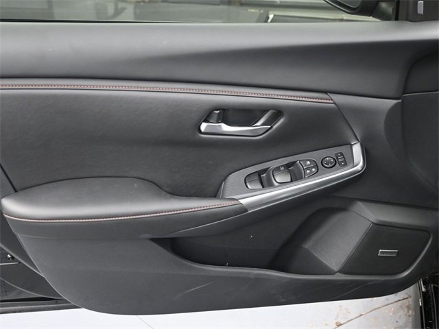 Used 2025 Nissan Sentra SR w/ SR Premium Package image 11