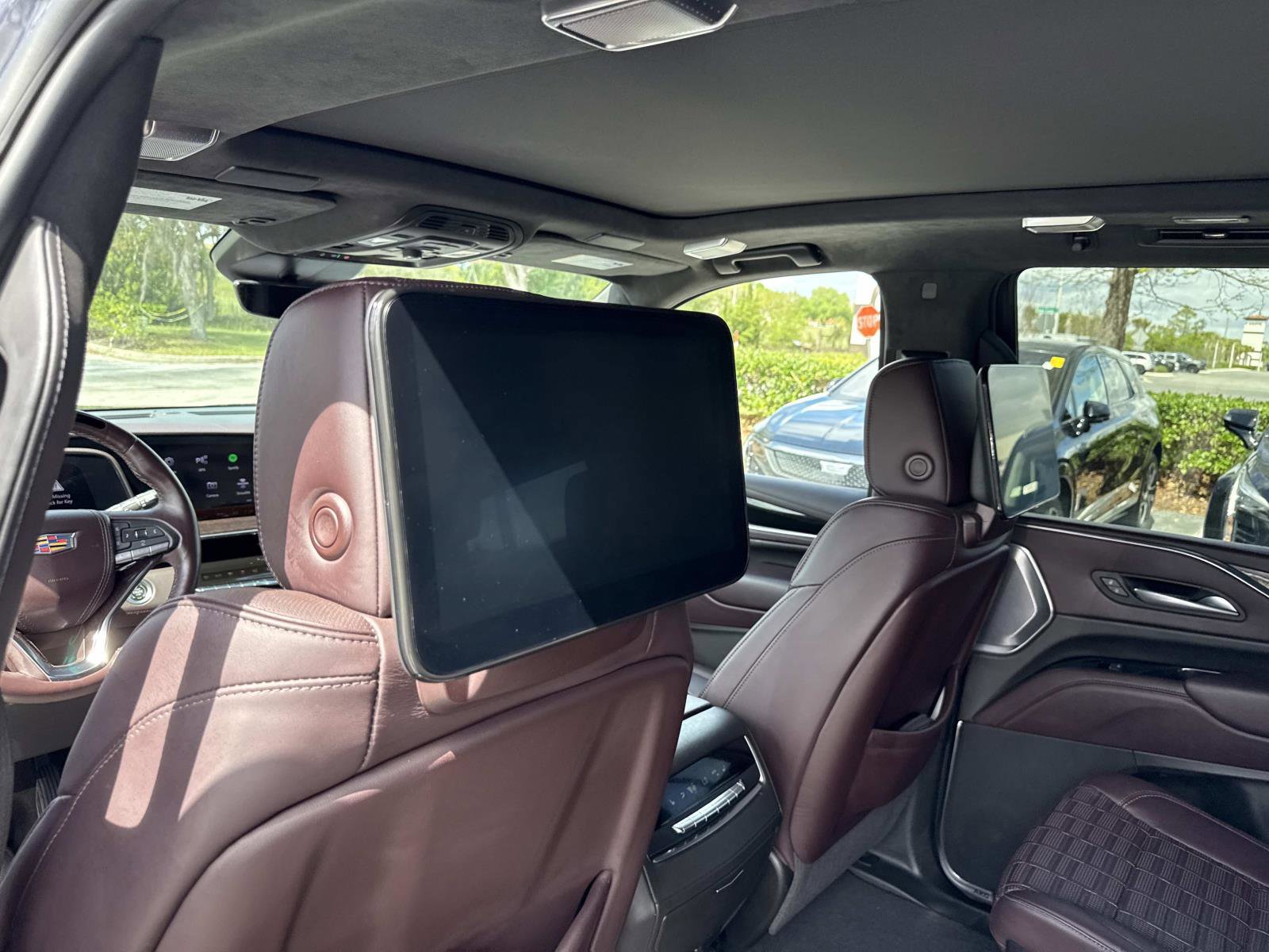 Certified 2024 Cadillac Escalade Sport Platinum w/ Heavy-Duty Trailer Package image 18