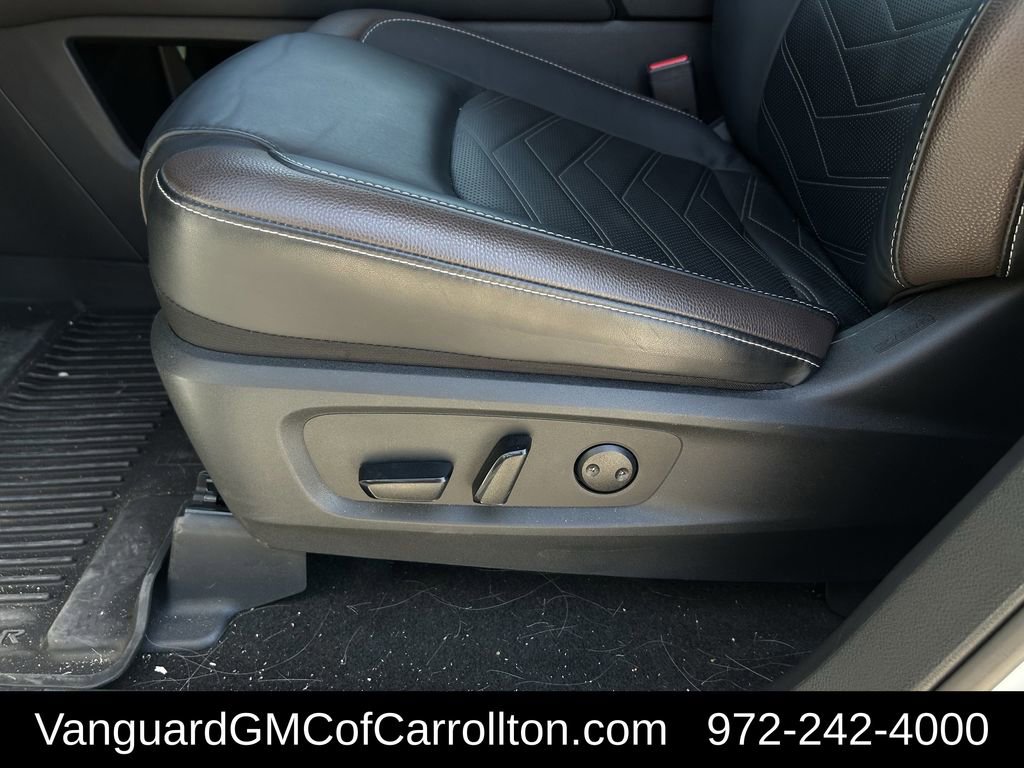 Used 2024 Nissan Pathfinder Platinum image 28