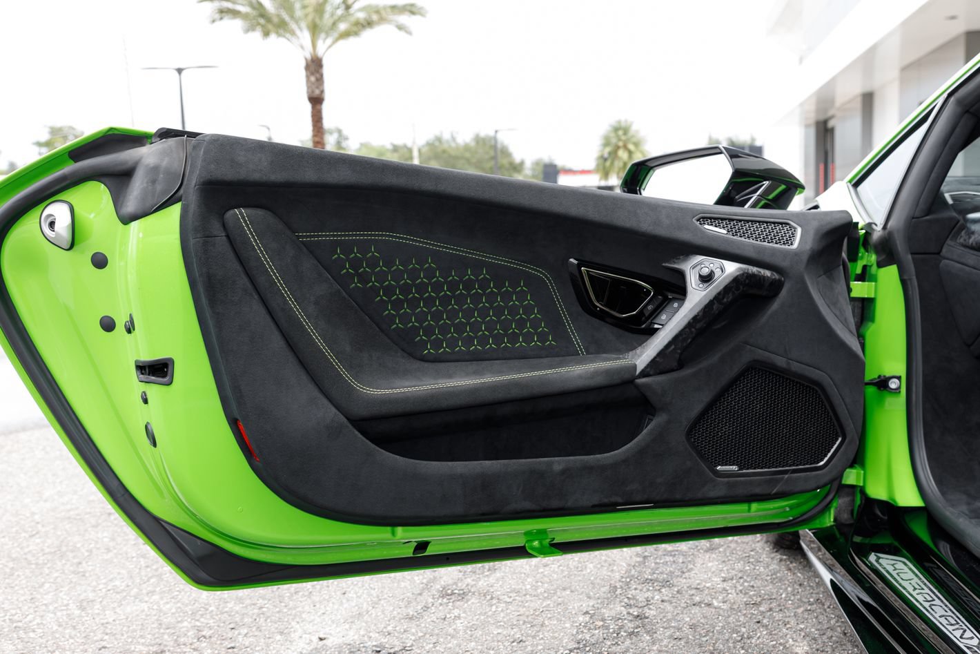 Used 2018 Lamborghini Huracan Performante AWD/4WD image 57