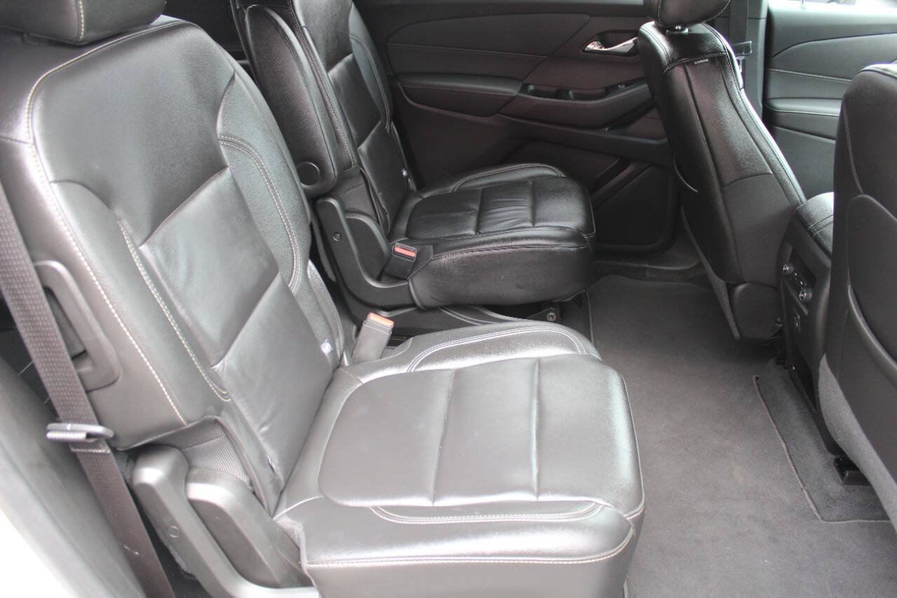 Used 2023 Chevrolet Traverse LT AWD/4WD image 17