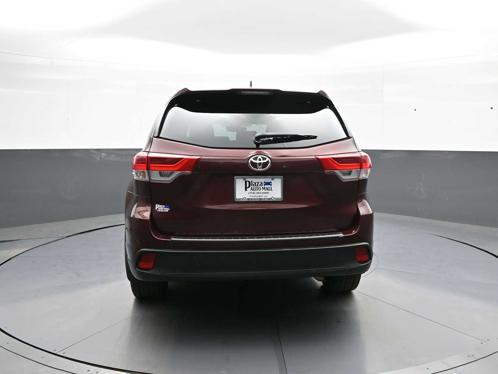 Used 2019 Toyota Highlander XLE w/ Protection Package #3 AWD/4WD image 6