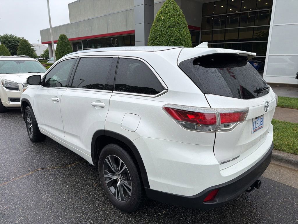 Used 2016 Toyota Highlander XLE FWD image 9