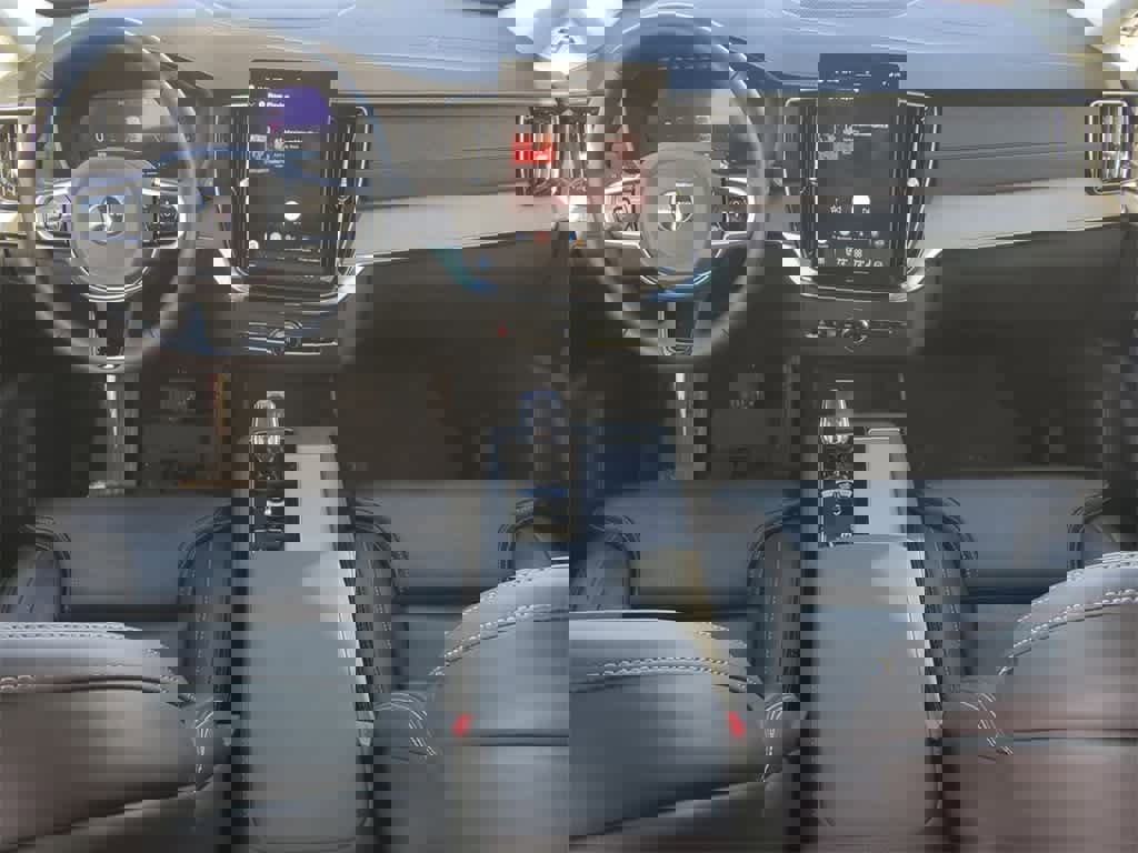 Certified 2025 Volvo XC90 T8 Ultra w/ Protection Package Premier image 14