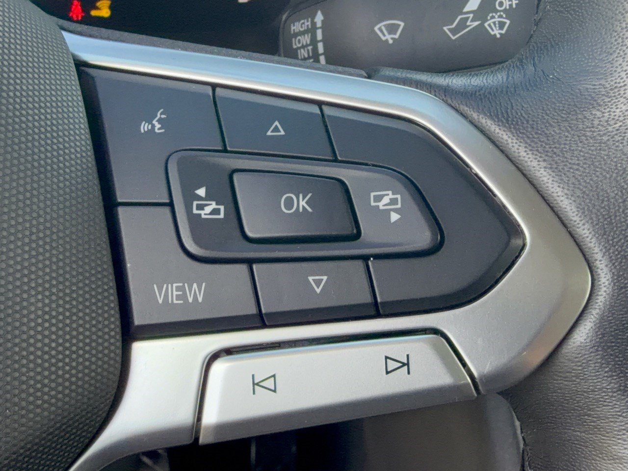Certified 2024 Volkswagen Jetta SE FWD image 19