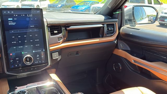 Used 2022 Ford Expedition Platinum AWD/4WD image 28