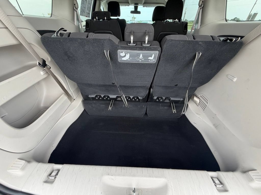 Used 2021 Chrysler Voyager LX FWD image 26