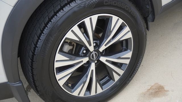 Used 2023 Nissan Rogue SV FWD image 11