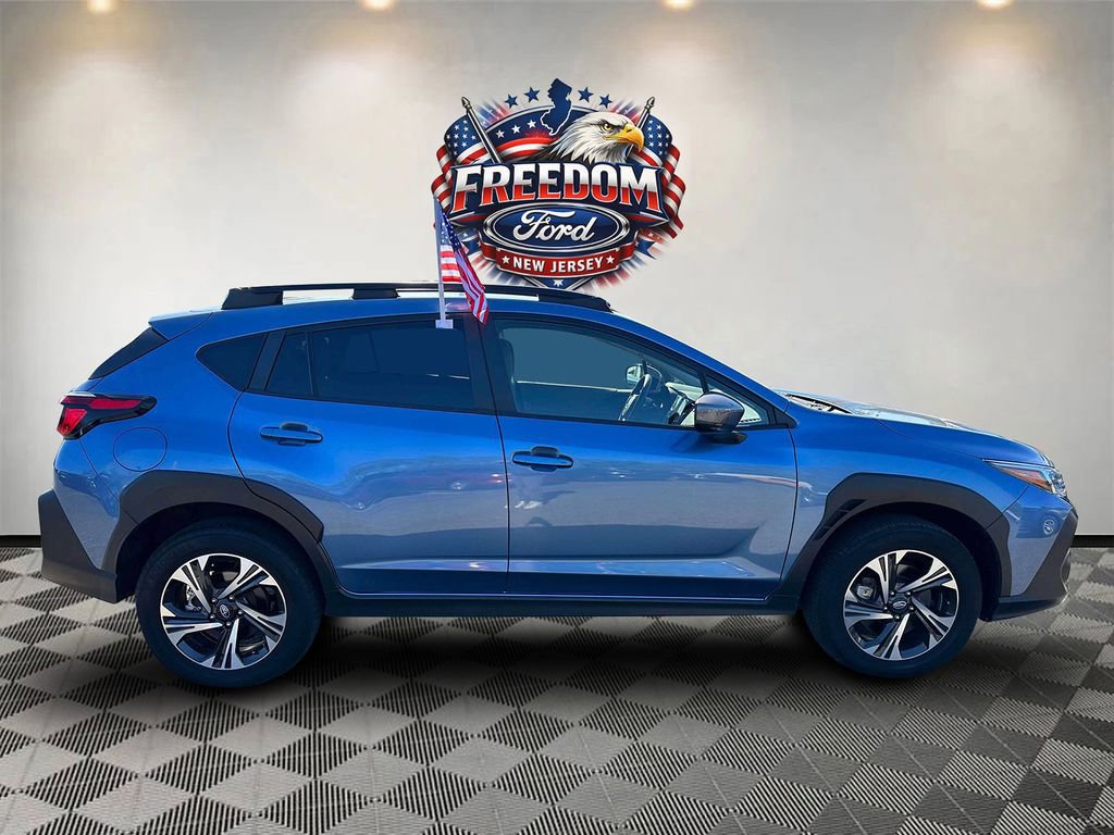 Used 2024 Subaru Crosstrek 2.0i Premium AWD/4WD image 3