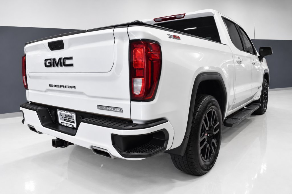 Used 2021 GMC Sierra 1500 Elevation w/ LPO, Elevation Black Package AWD/4WD image 8