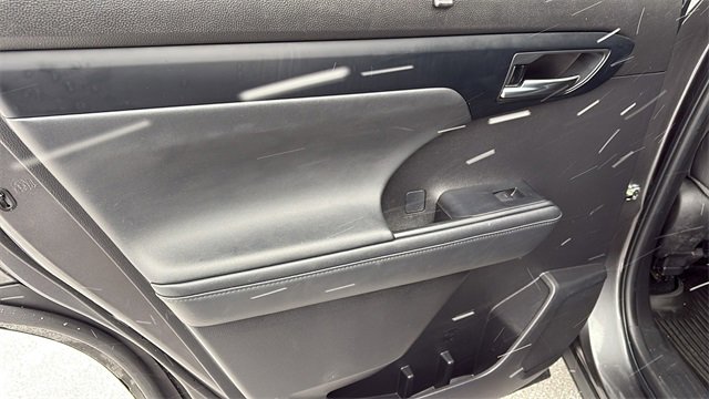 Used 2022 Toyota Highlander XLE image 27