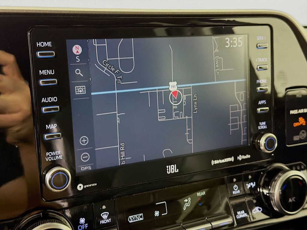 Used 2022 Toyota Highlander Limited image 17