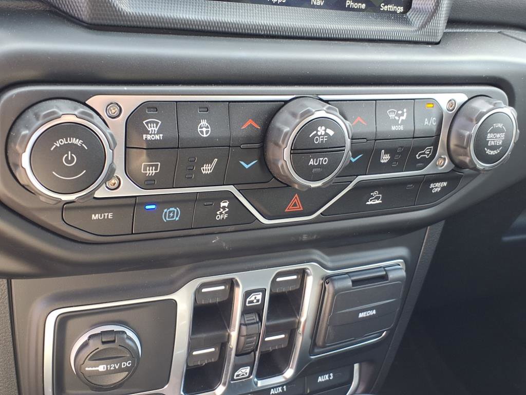 New 2023 Jeep Wrangler Unlimited Sahara w/ Cold Weather Group AWD/4WD image 7