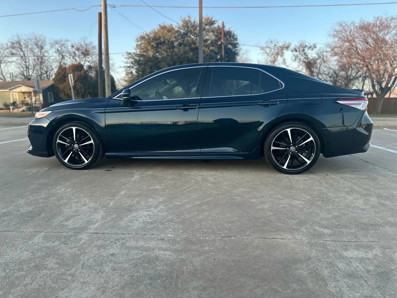 Used 2020 Toyota Camry XSE image 8