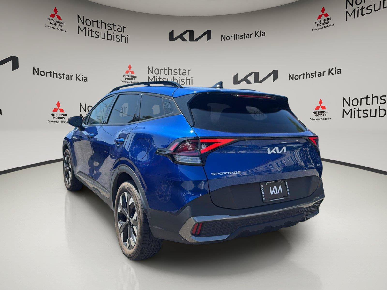Used 2023 Kia Sportage X-Line w/ X-Line Premium Package AWD/4WD image 4
