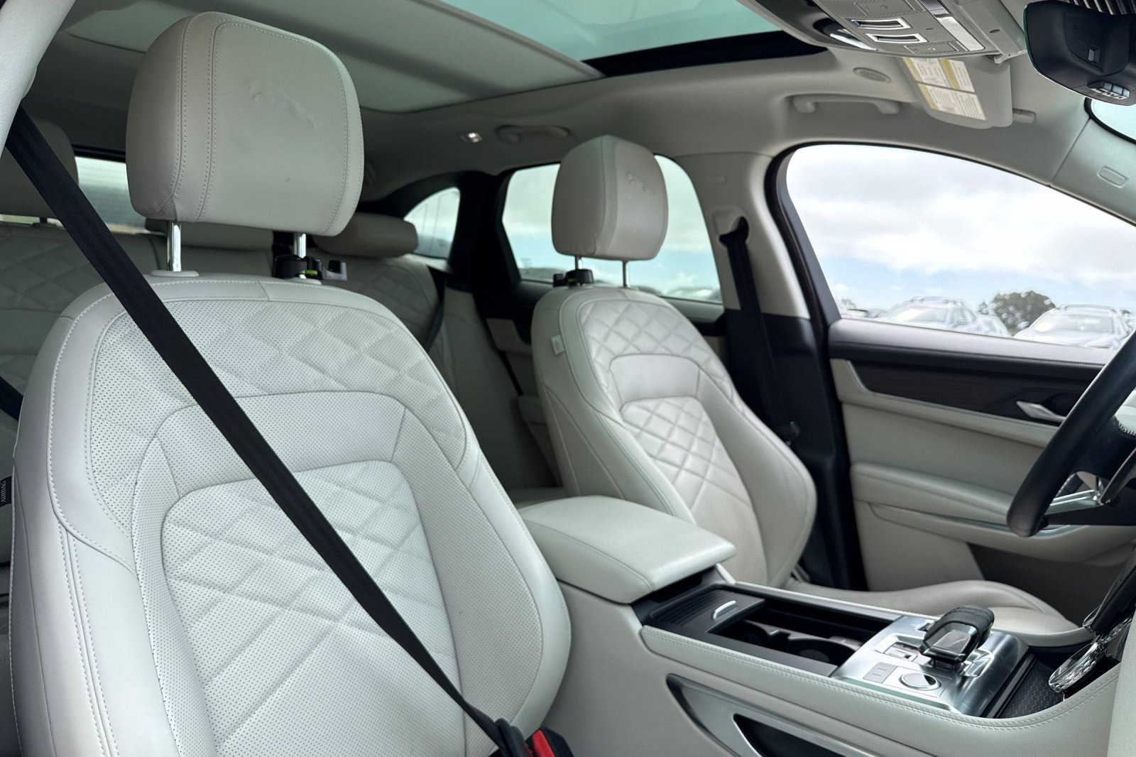 Used 2022 Jaguar F-PACE S AWD/4WD image 32