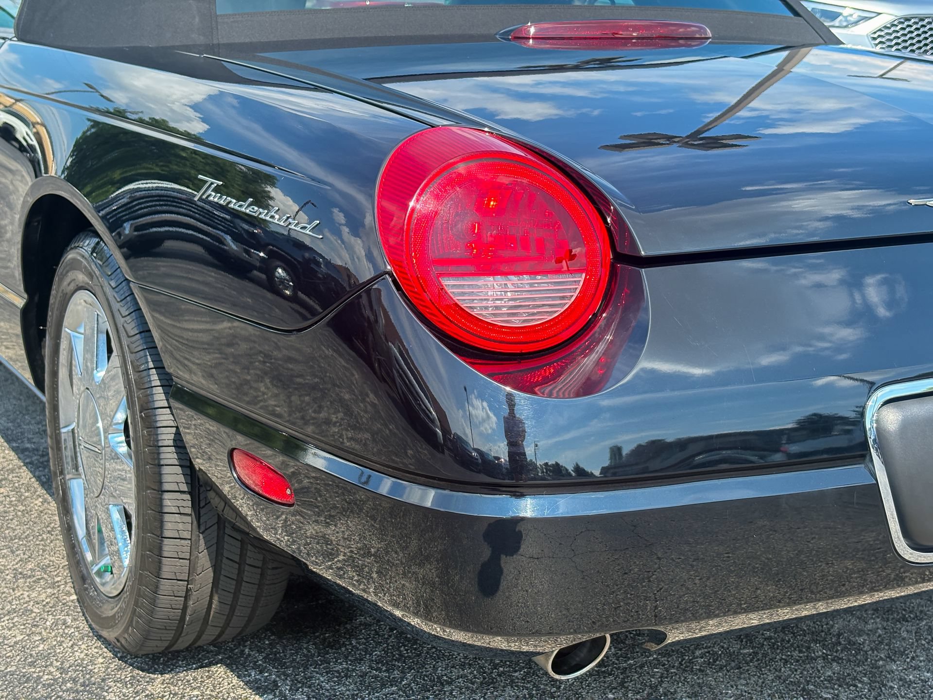Used 2002 Ford Thunderbird RWD image 13