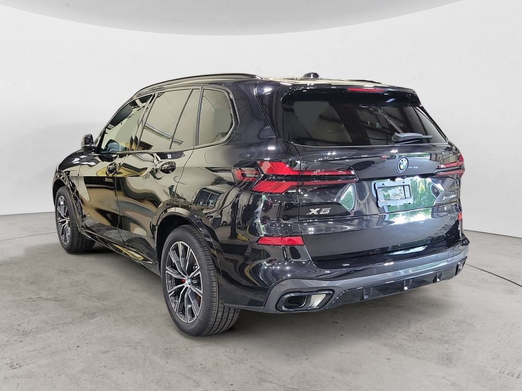 Used 2026 BMW X5 xDrive50e AWD/4WD image 3