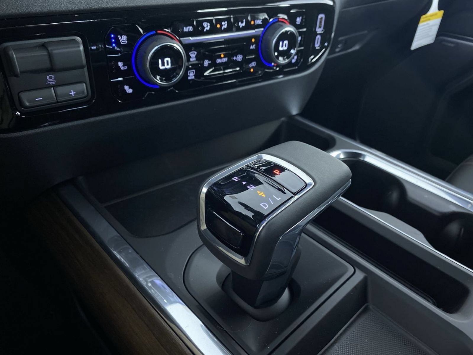 New 2026 Chevrolet Silverado 1500 High Country w/ Midnight Edition AWD/4WD image 8