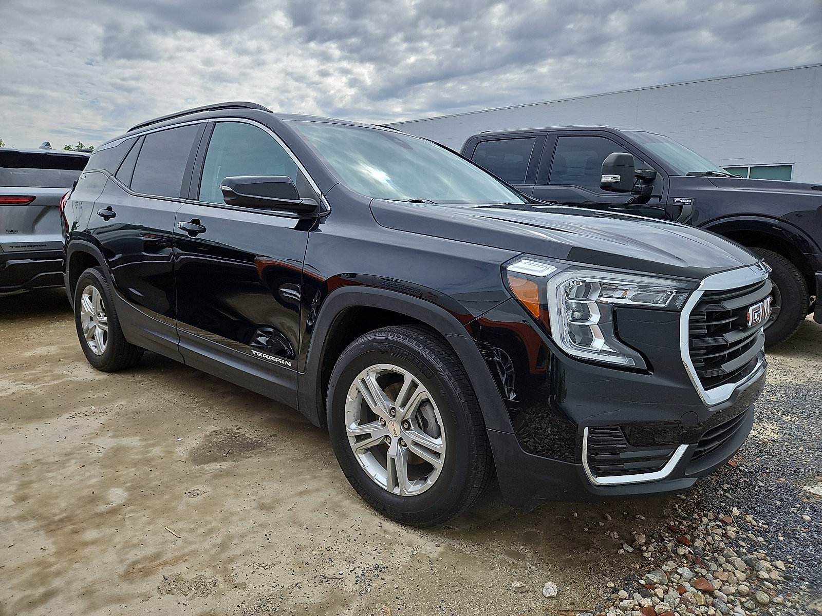 Used 2023 GMC Terrain SLE w/ Driver Convenience Package