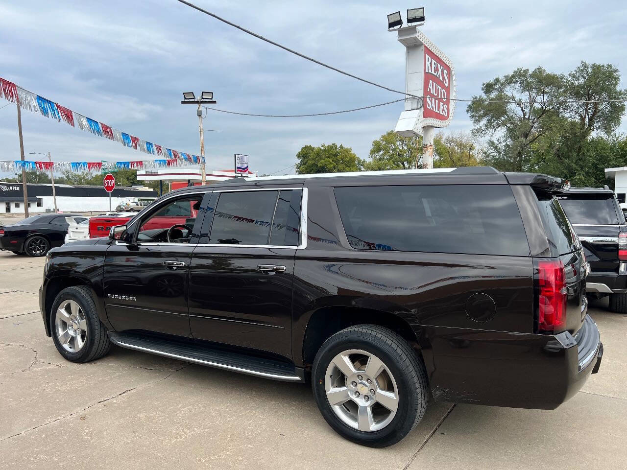 Used 2018 Chevrolet Suburban Premier image 7