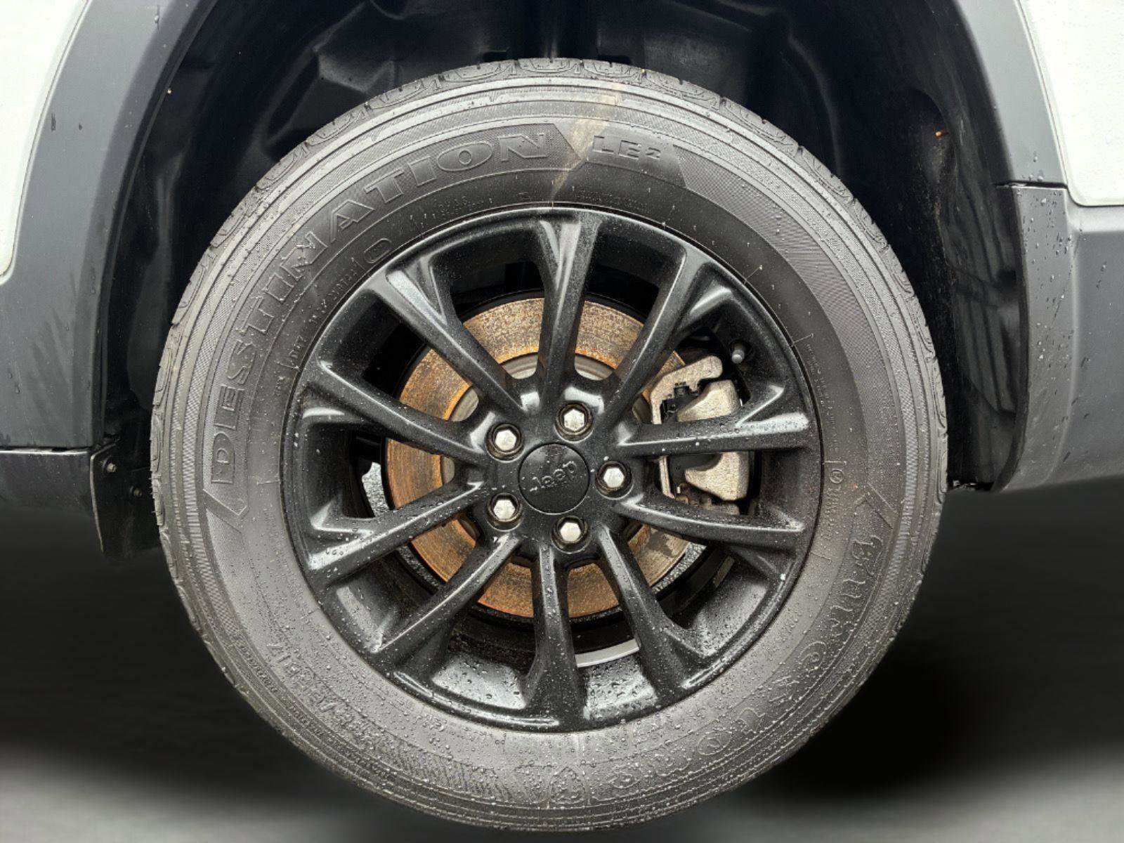 Used 2023 Jeep Cherokee Altitude Lux AWD/4WD image 34