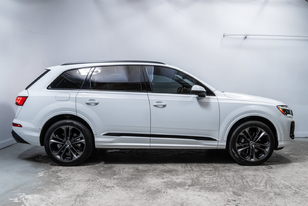 Used 2025 Audi Q7 3.0T Premium Plus AWD/4WD image 8