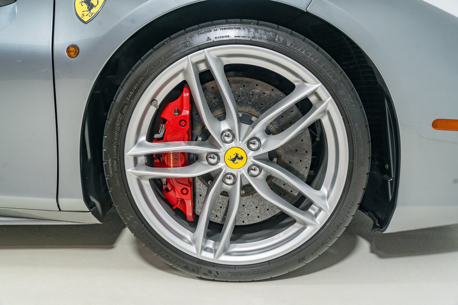 Used 2017 Ferrari 488 GTB RWD image 14