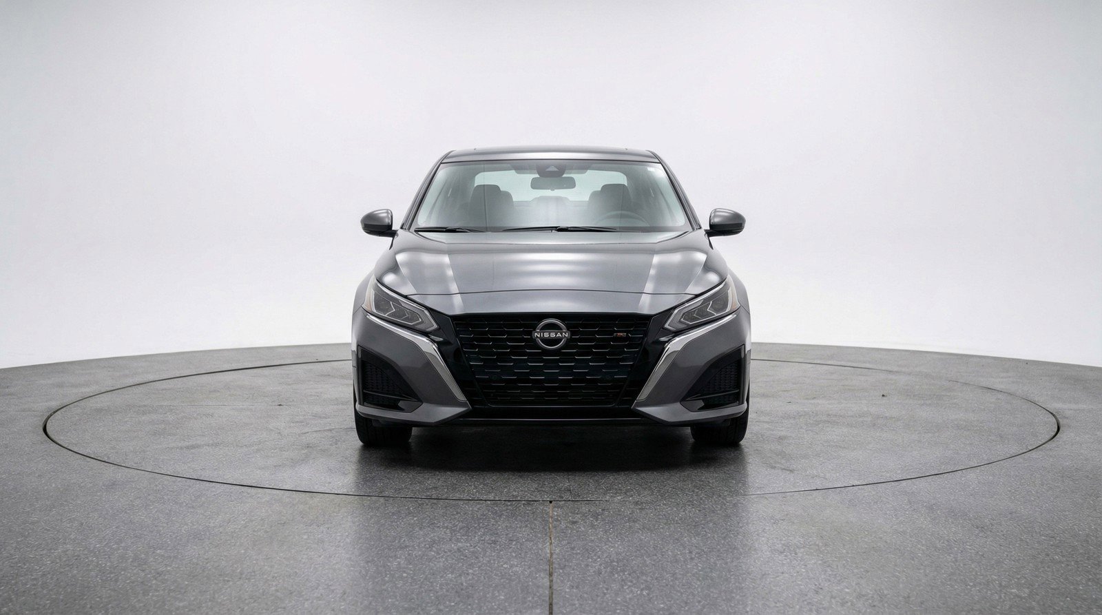 Used 2025 Nissan Altima 2.5 SV FWD image 2