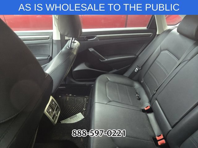 Used 2016 Volkswagen Passat 1.8T SE w/ Lighting Package (P06) FWD image 3