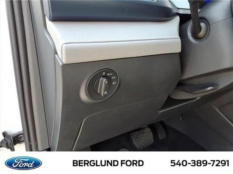 Used 2024 Volkswagen Taos SE image 18