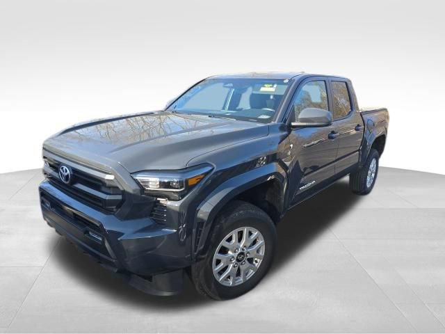 Used 2025 Toyota Tacoma SR5 image 2