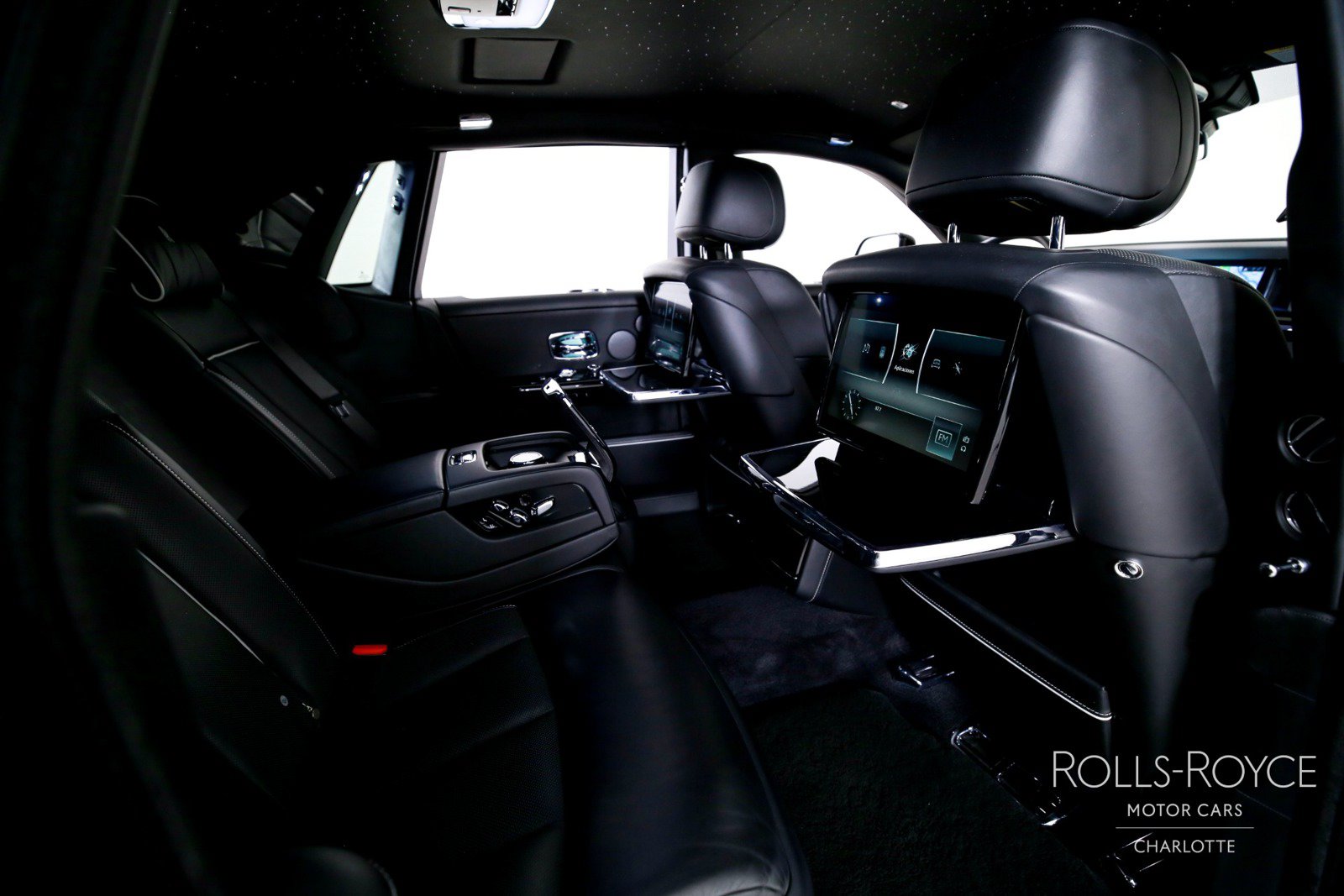 Used 2020 Rolls-Royce Phantom Sedan RWD image 30