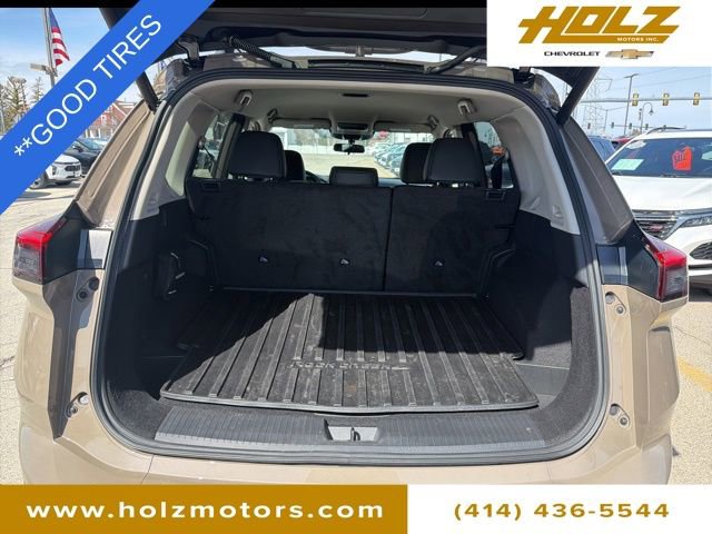 Used 2025 Nissan Rogue SV image 8