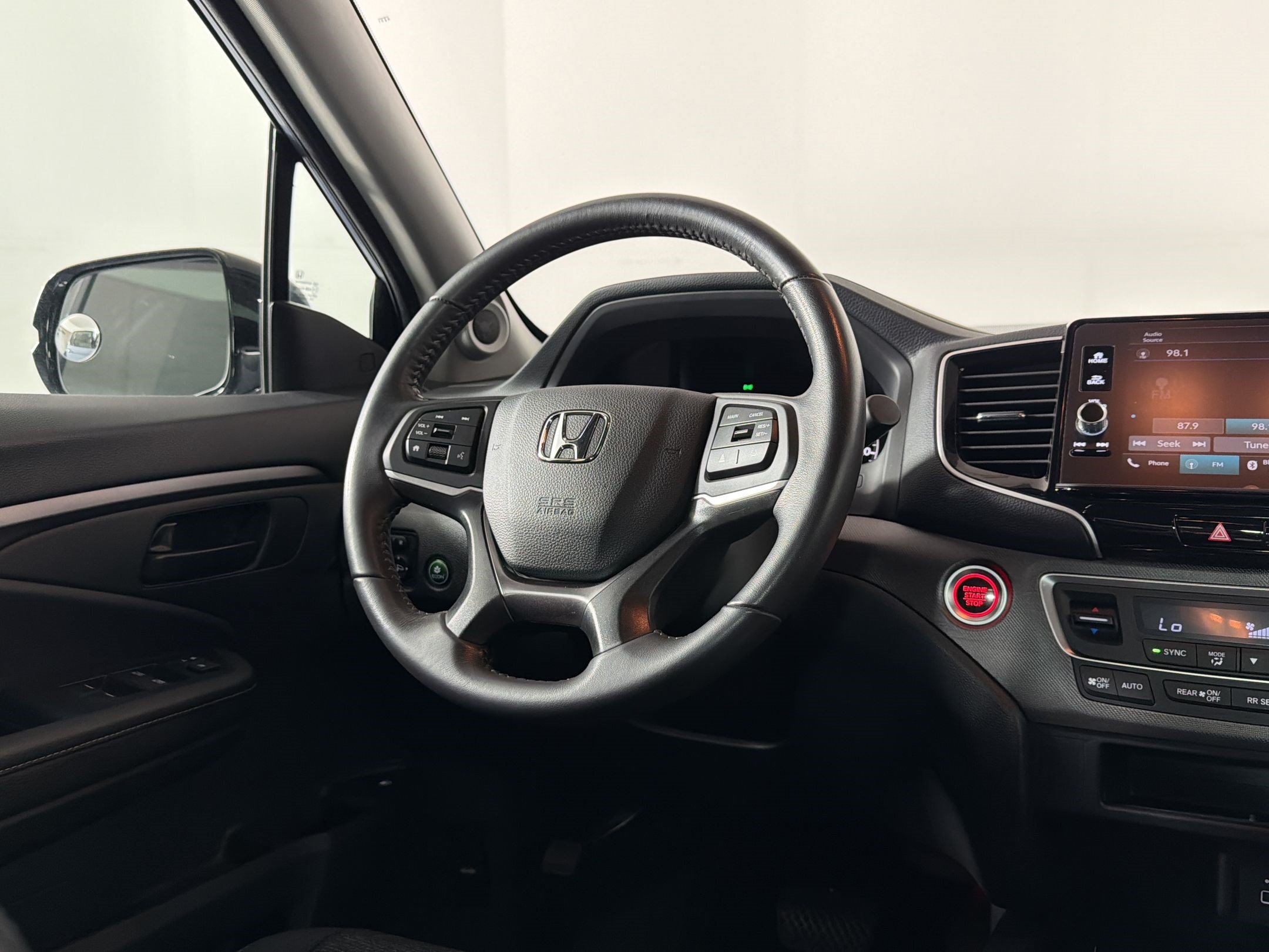 Used 2025 Honda Ridgeline Sport image 26